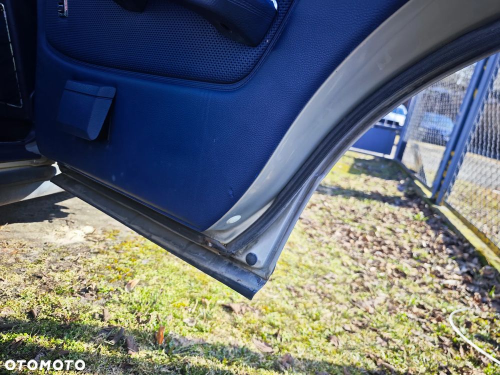 Mercedes-Benz W123 - 19