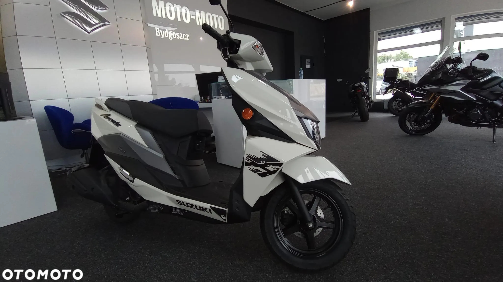 Suzuki Avenis - 2