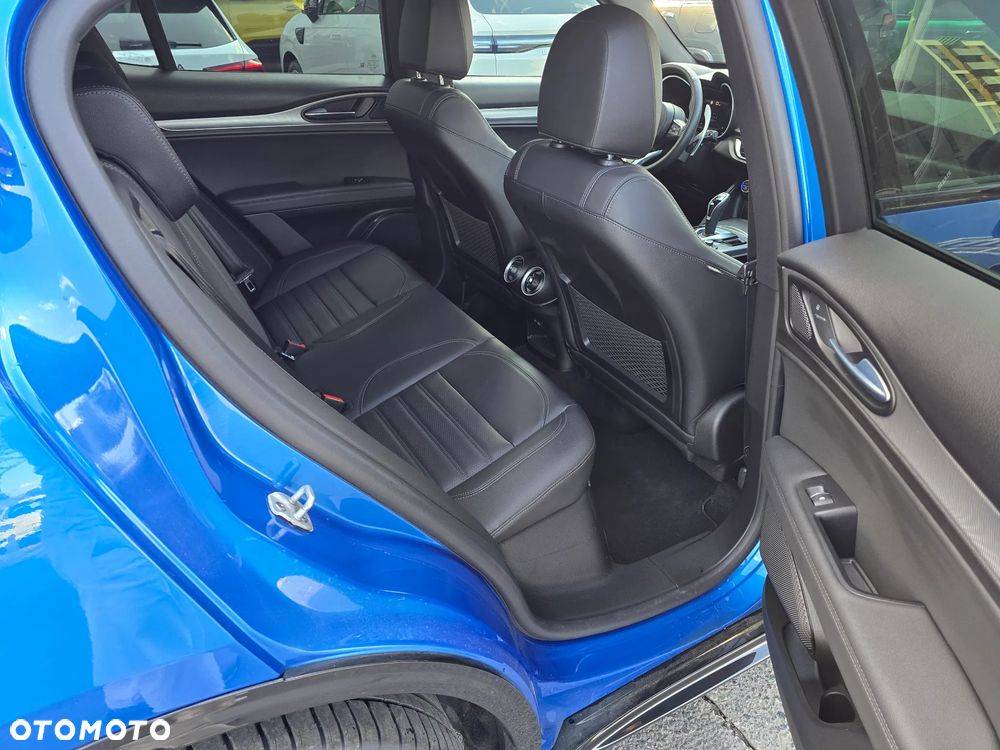Alfa Romeo Stelvio 2.0 Turbo Veloce Q4 - 12