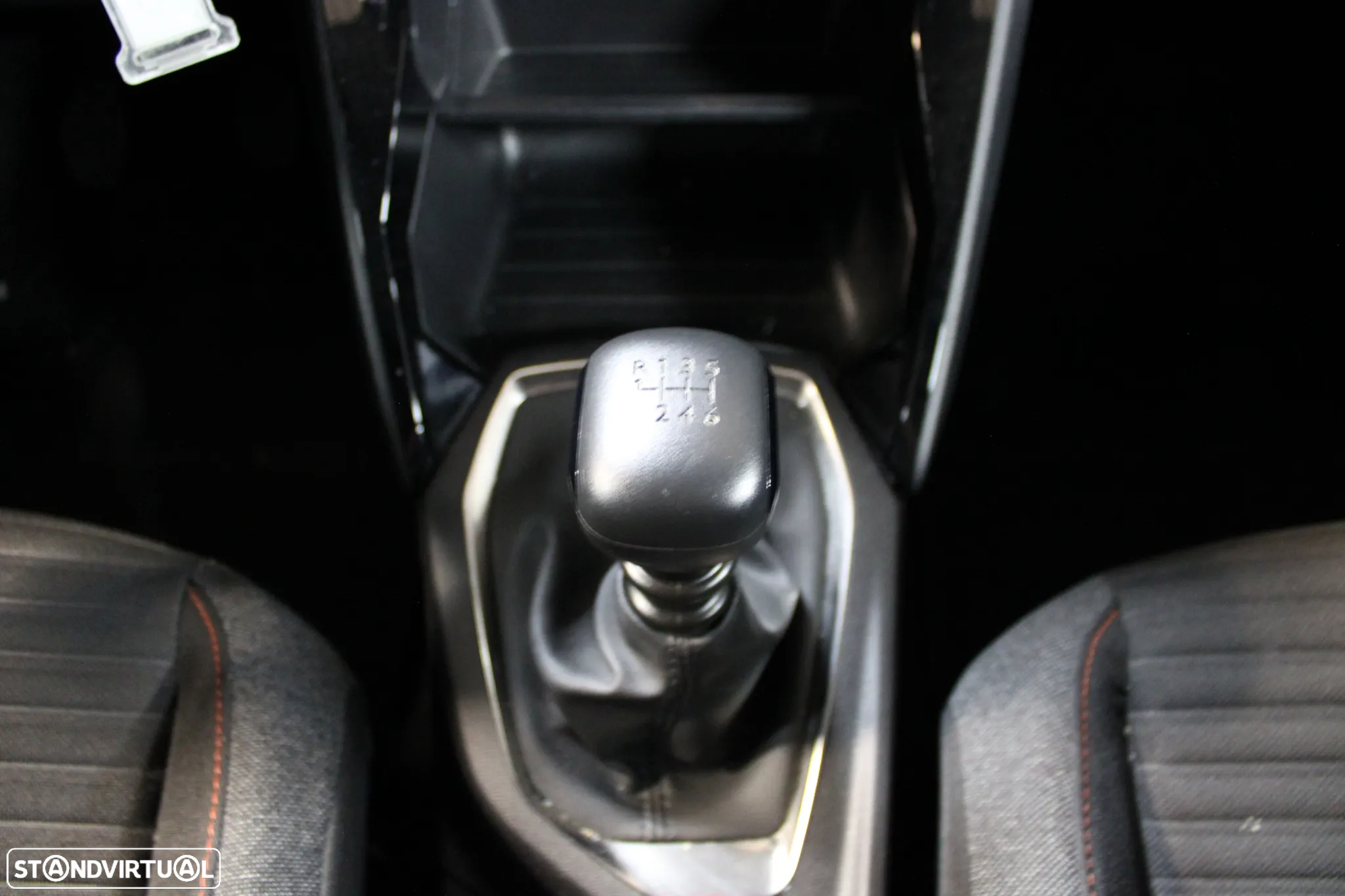 Peugeot 2008 1.2 PureTech Active Pack - 14