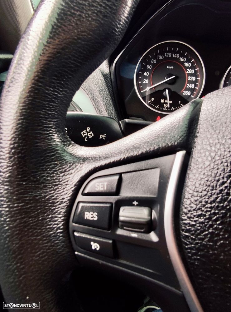 BMW 118 dA Line Sport — fotografia 17