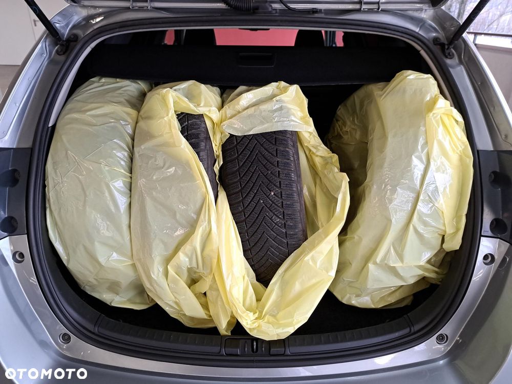 Toyota Auris Hybrid 135 Premium - 14