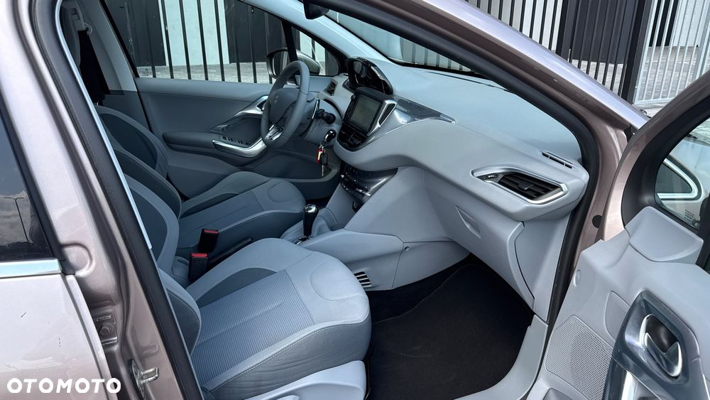 Peugeot 208 - 7