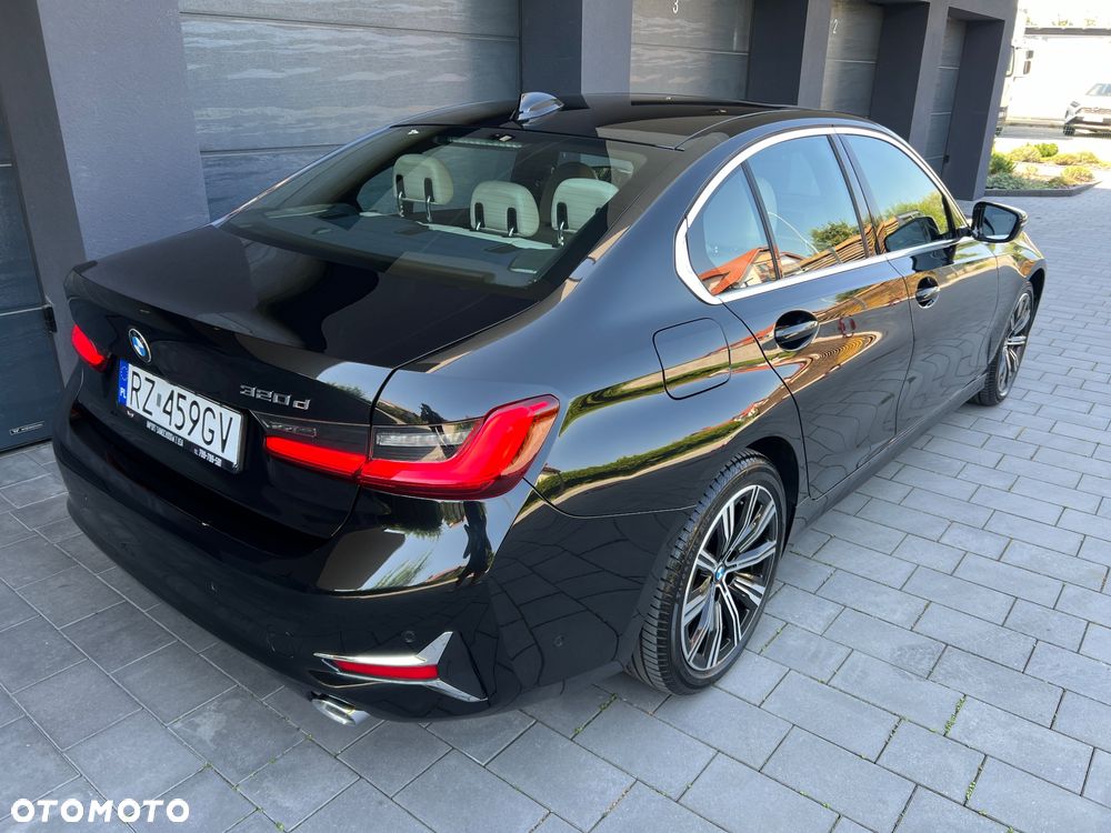 BMW Seria 3 320d Luxury Line sport - 12