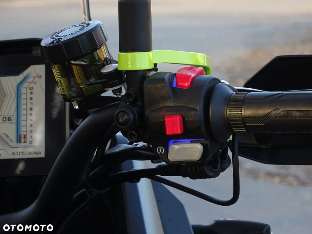 QJMOTOR SVT 650X - 12