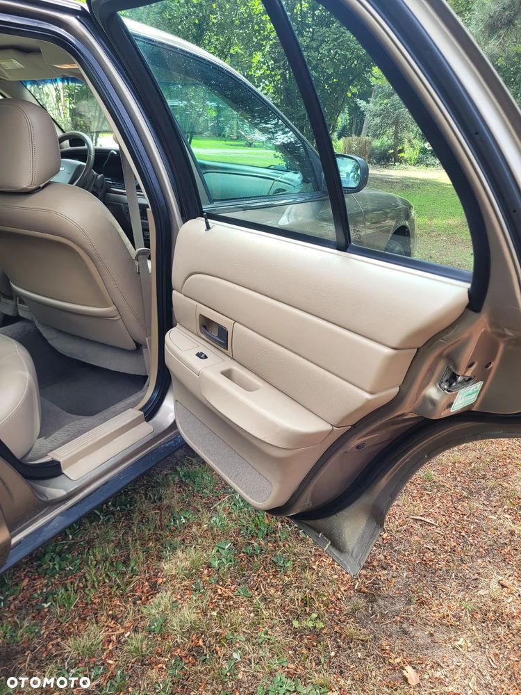 Ford Crown ver-4-6-ltd-lx - 11