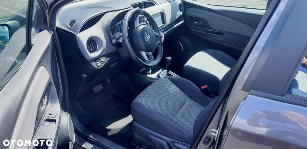 Toyota Yaris Hybrid 100 Premium EU6 - 4