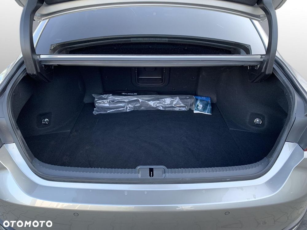 Lexus ES 300h Business Edition - 22