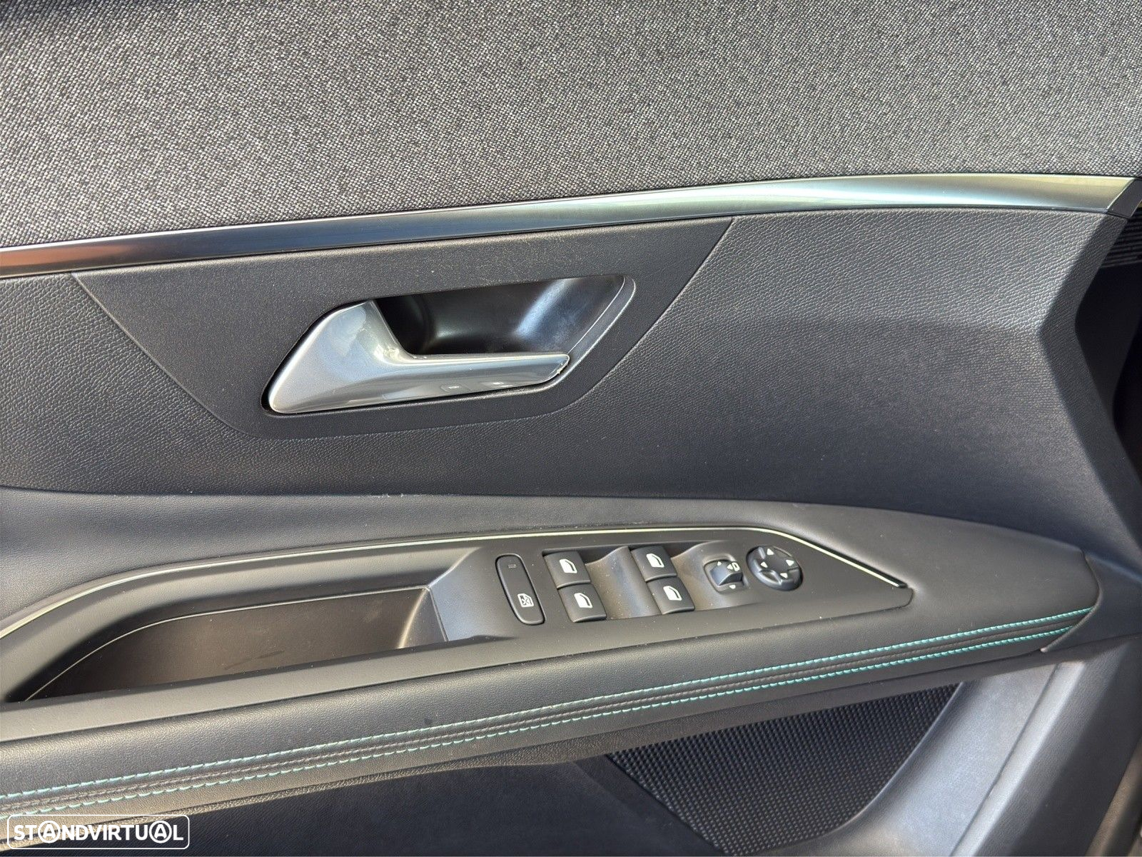 Peugeot 3008 1.6 Hybrid Allure Pack e-EAT8 - 18