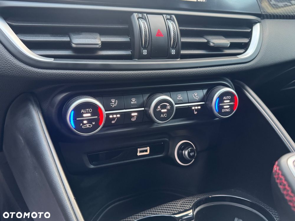 Alfa Romeo Giulia 2.9 Bi Turbo V6 Quadrifoglio Nring - 37