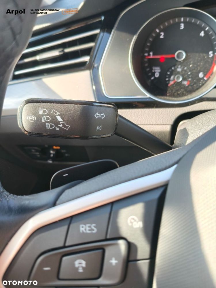 Volkswagen Passat - 17