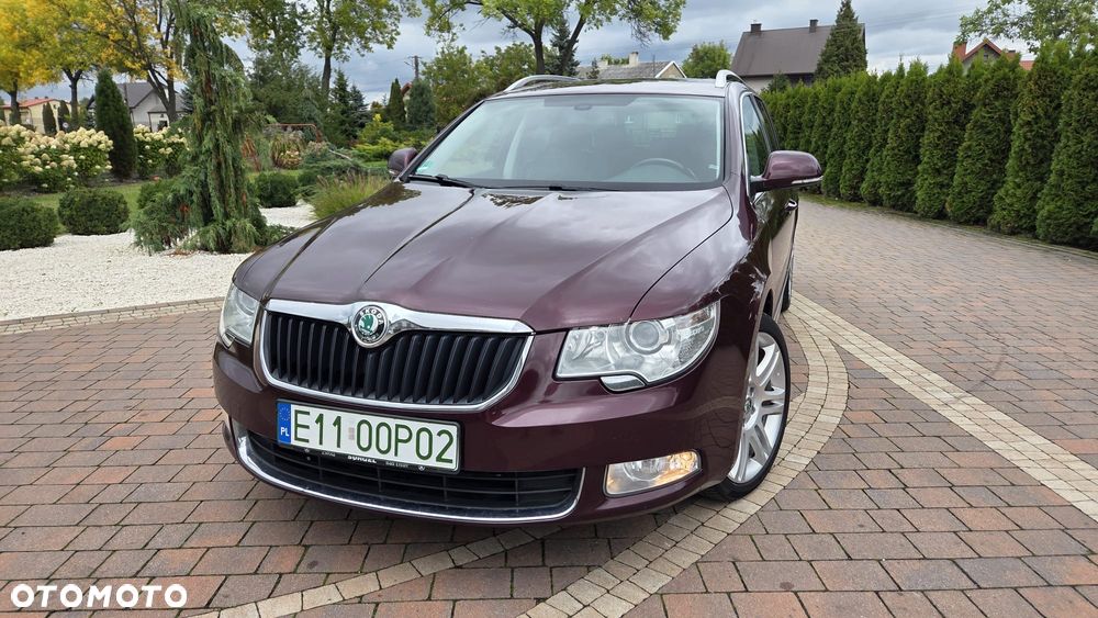 Skoda Superb 2012 photo 2