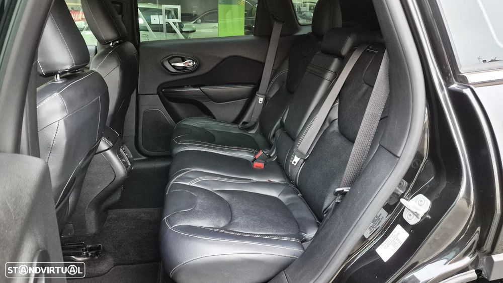 Jeep Cherokee 2.0 MJD Longitude - 18