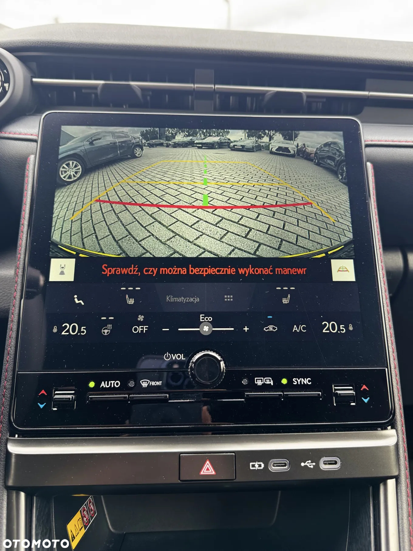 Lexus LBX 1.5 Hybrid Emotion - 12