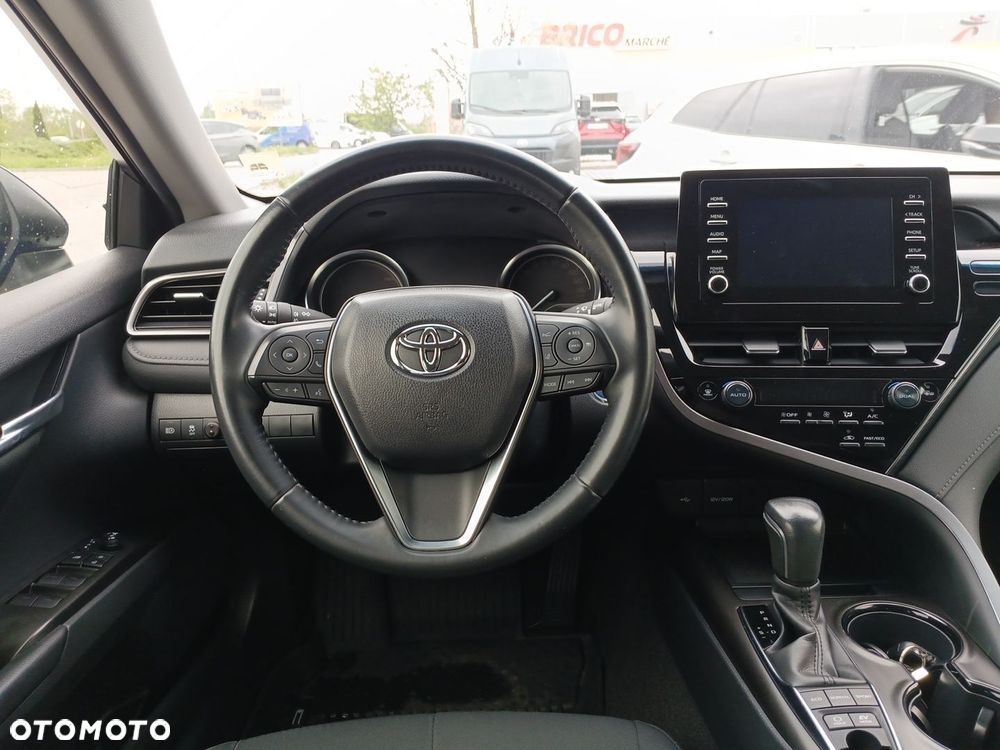 Toyota Camry - 12