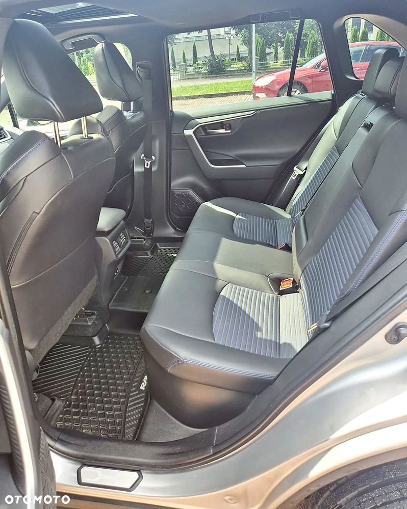 Toyota RAV4 - 9
