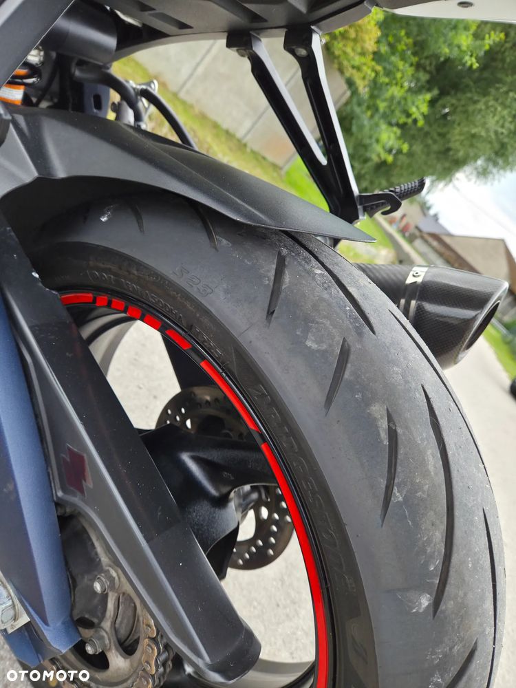 Suzuki GSX-R - 17