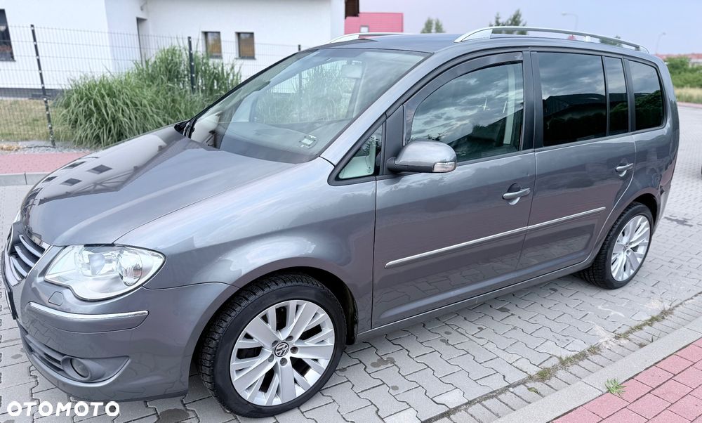 Volkswagen Touran 2.0 TDI DPF Highline DSG - 13