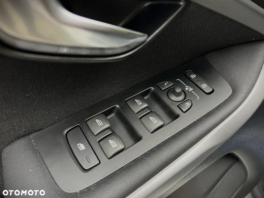 Volvo V40 D2 Momentum - 32