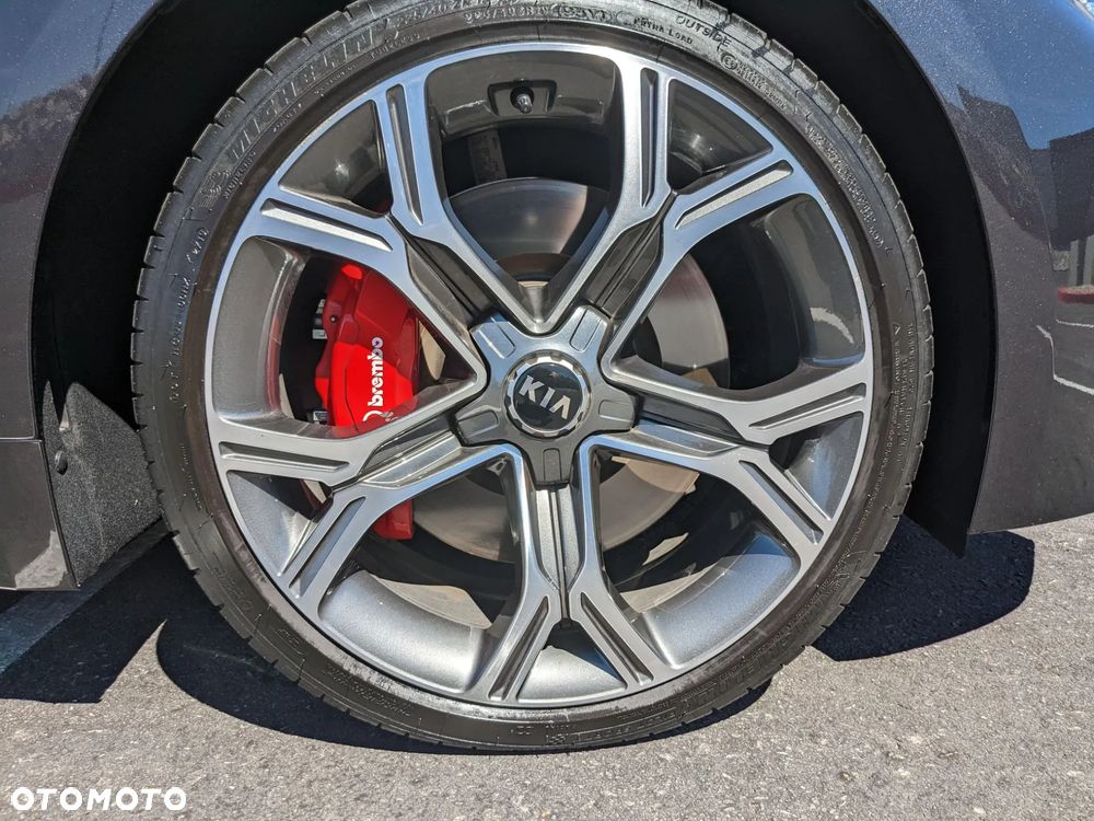 Kia Stinger 3.3 T-GDI AWD GT - 22