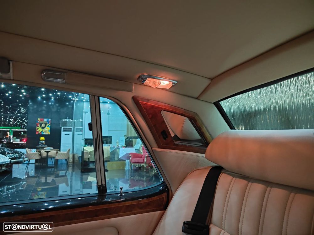 Rolls Royce Silver Spur - 22