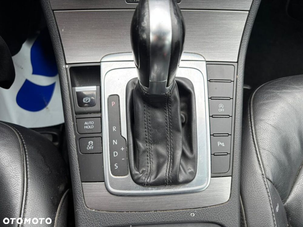 Volkswagen Passat 2.0 Blue TDI DSG SCR Comfortline - 16