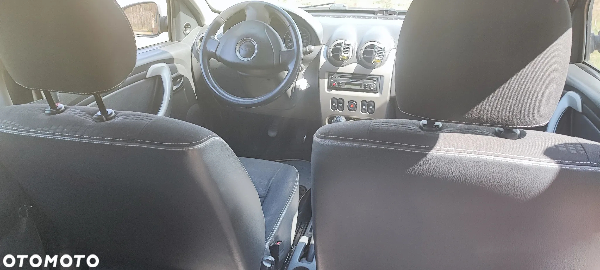 Dacia Sandero 1.5 dCi Laureate - 8