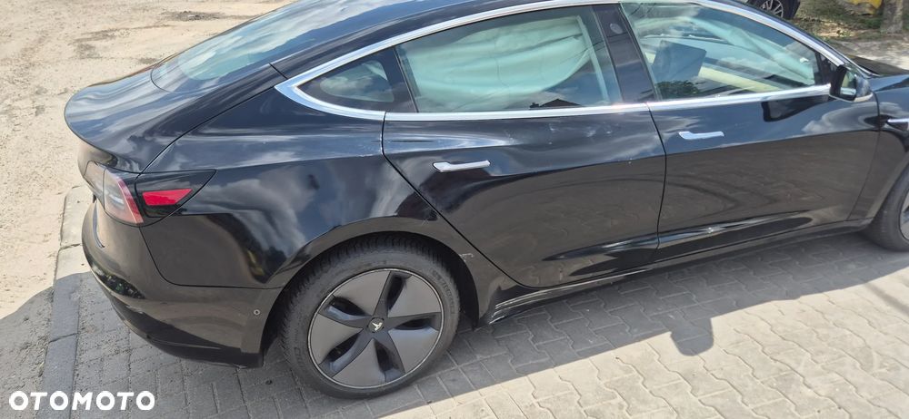Tesla Model 3 - 8