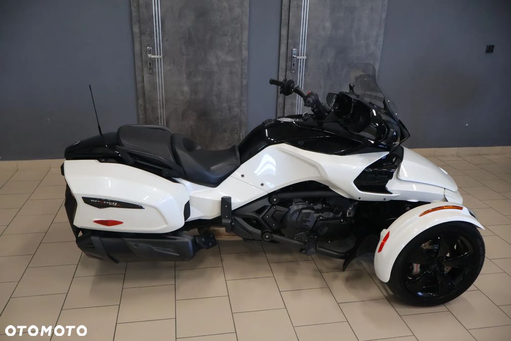 Can-Am Spyder - 2
