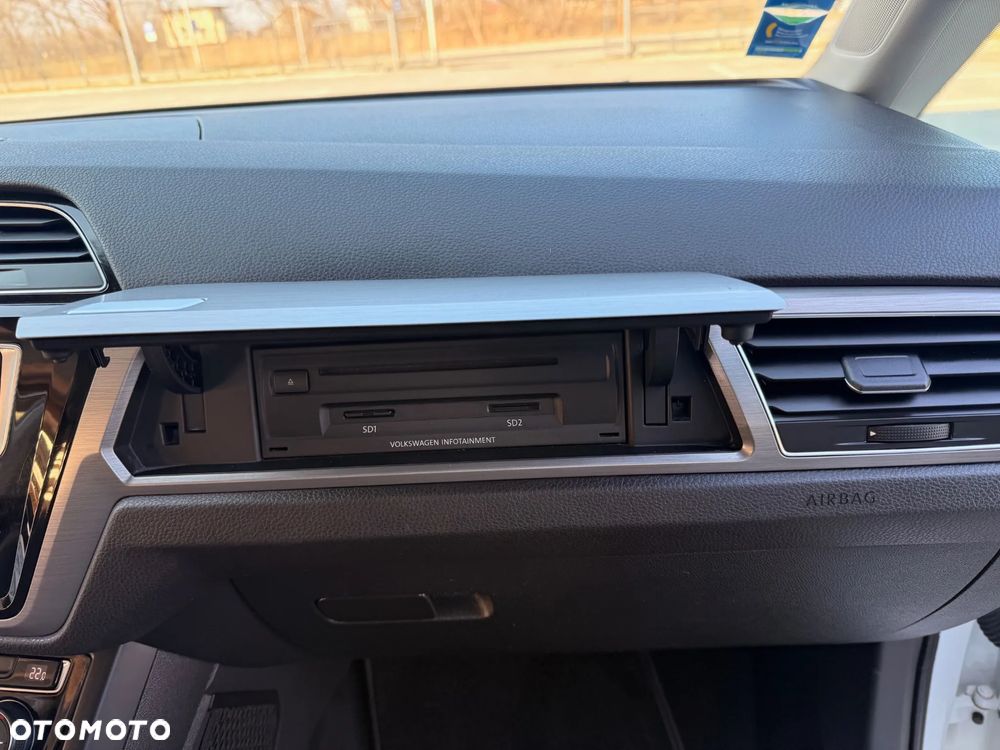 Volkswagen Touran 1.6 TDI SCR (BlueMotion Technology) DSG Trendline - 17