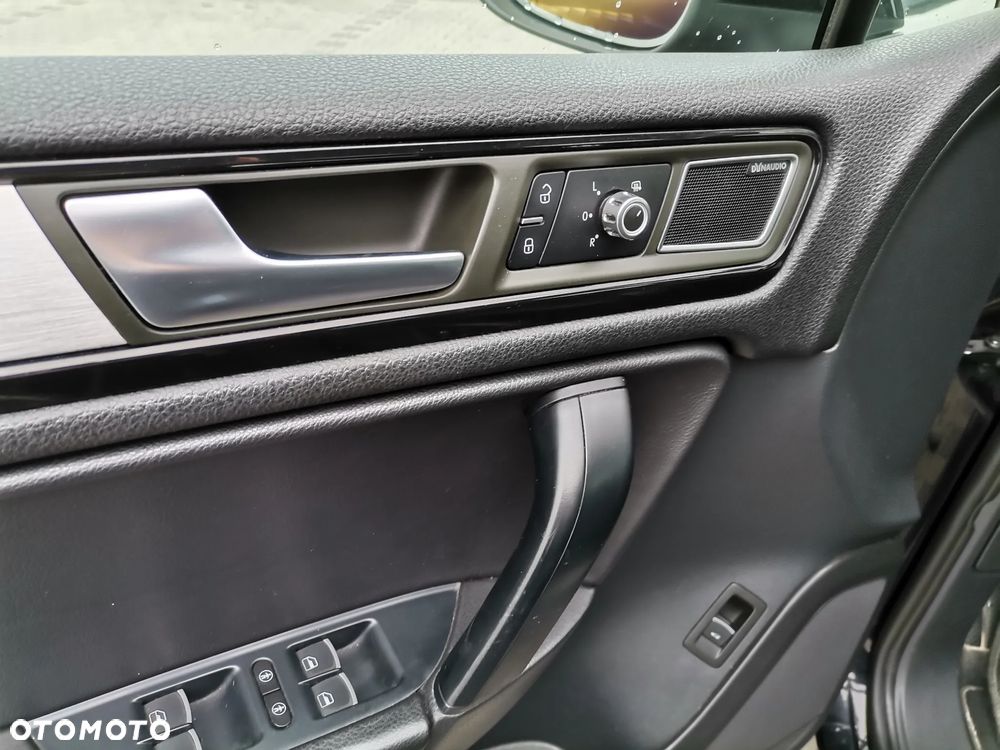 Volkswagen Touareg - 27