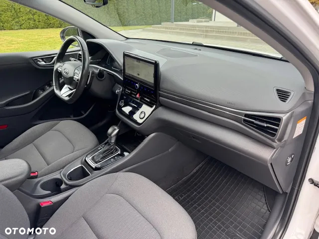 Hyundai IONIQ - 22