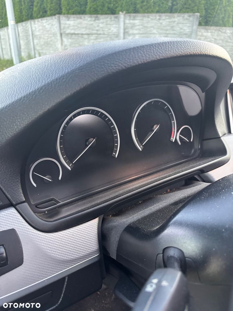 BMW Seria 5 520d Luxury Line - 23
