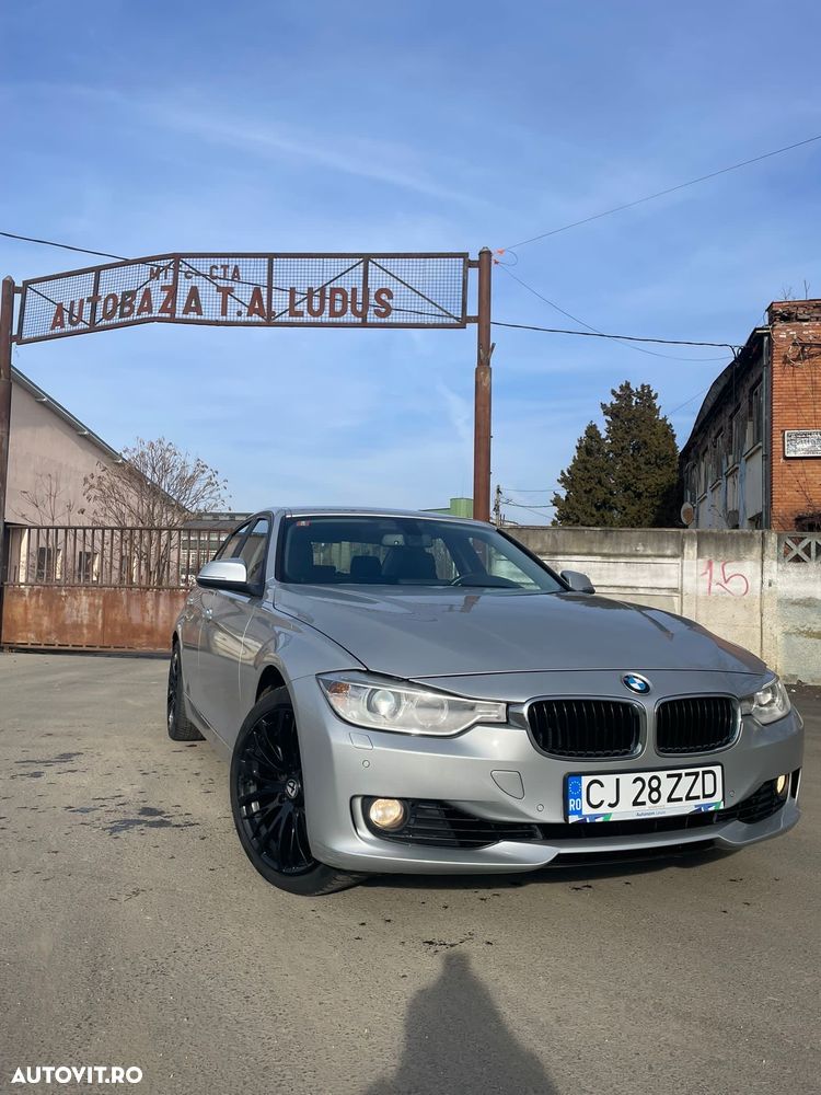 BMW Seria 3 328i xDrive AT - 1