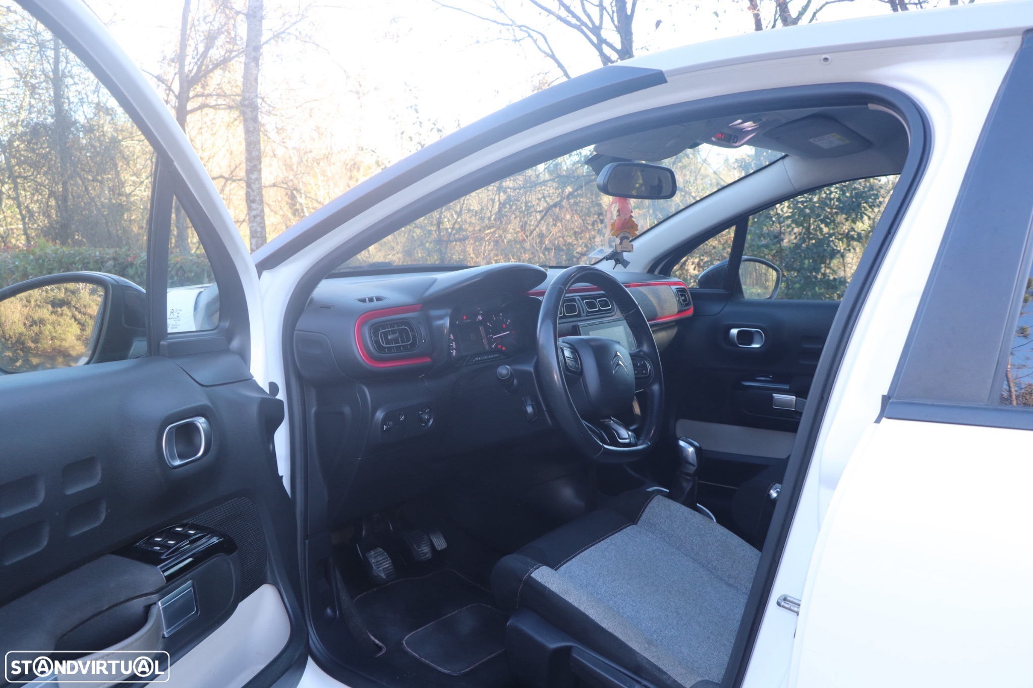 Citroën C3 1.2 PureTech Shine - 8