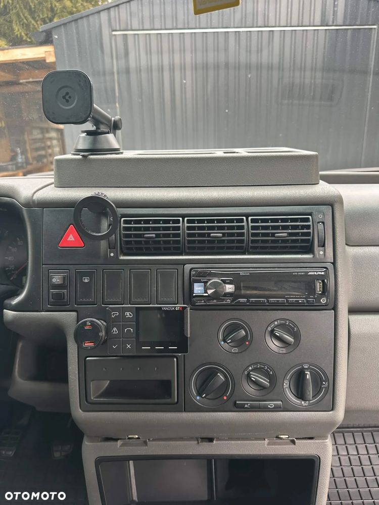 Volkswagen Transporter - 26