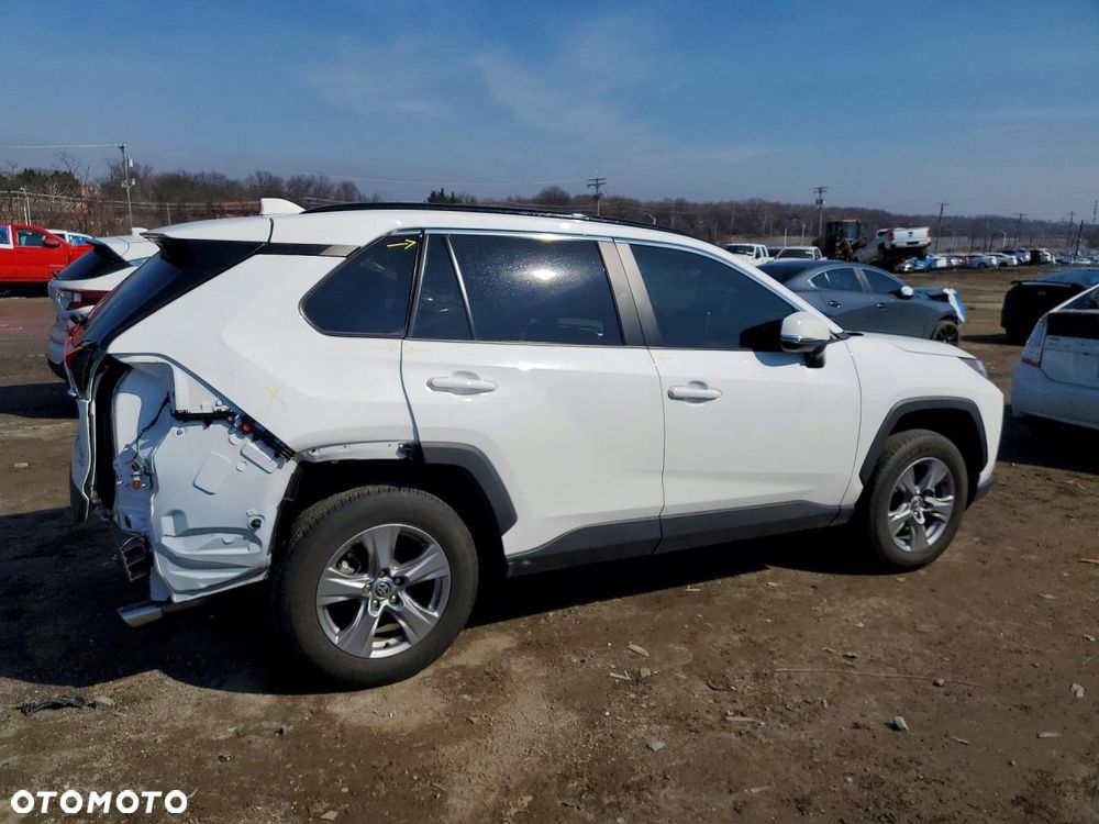 Toyota RAV4 - 4