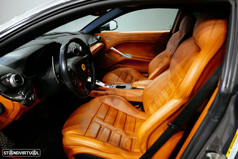 Ferrari F12 Berlinetta 6.3 V12 - 12