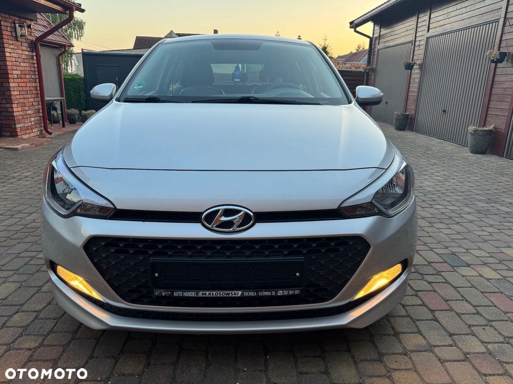 Hyundai i20 1.2 Pure - 12
