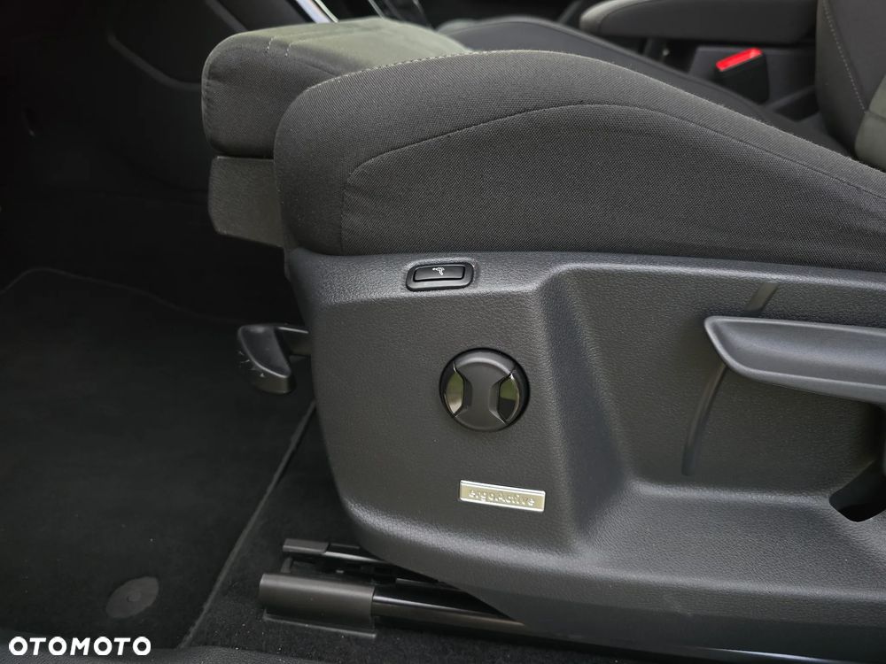 Volkswagen Touran 2.0 TDI BMT Highline DSG - 27