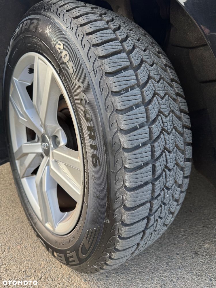 Audi A4 Avant 2.0 TDI Design - 17