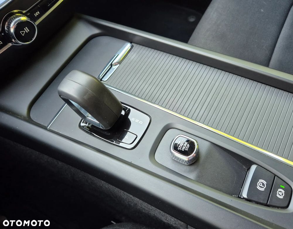 Volvo V60 B3 B Momentum - 12