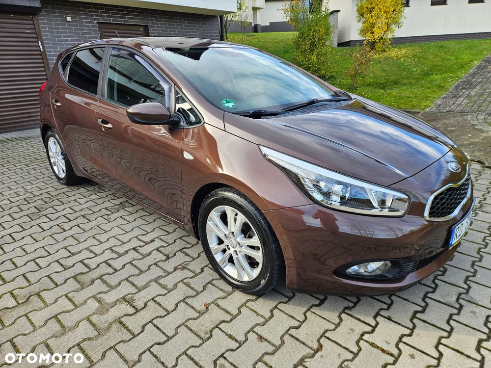 Kia Ceed 1.6 GDI Fifa World Cup Edition - 29