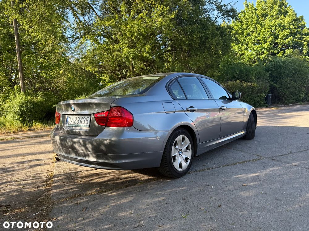 BMW Seria 3 318i - 5