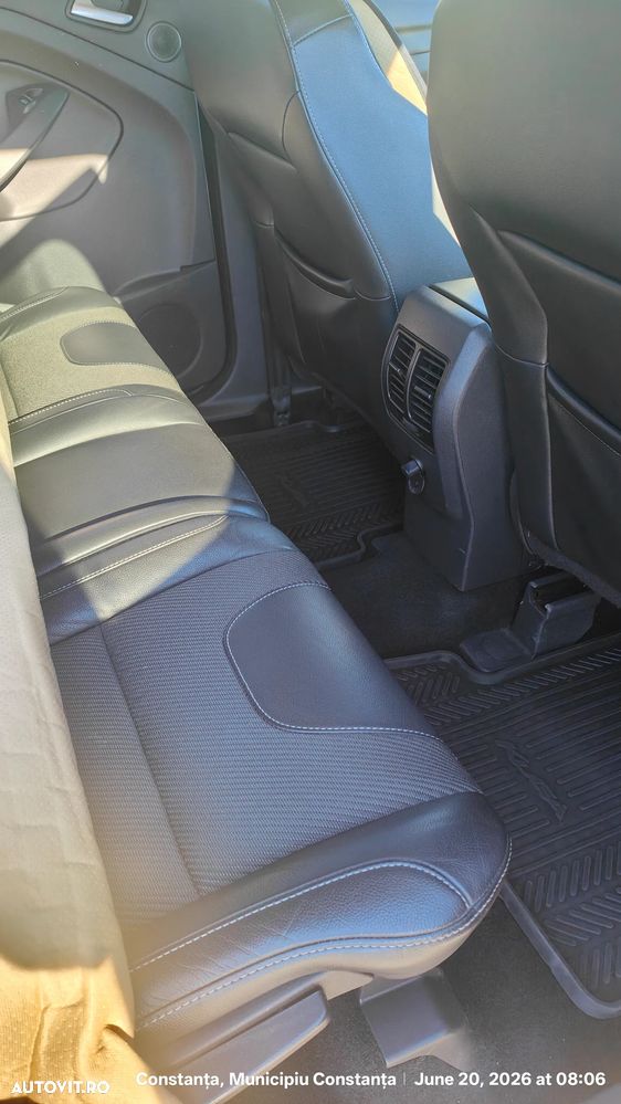 Ford Kuga 2.0 TDCi 4WD Powershift Titanium - 6
