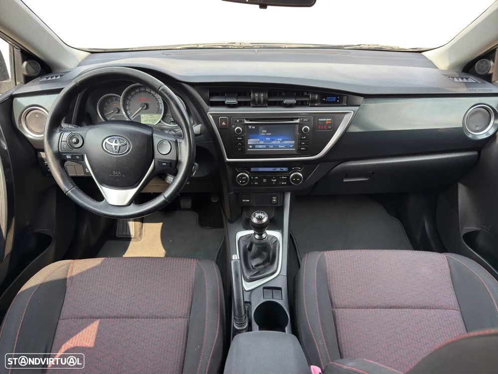 Toyota Auris 1.4 D-4D Exclusive - 9