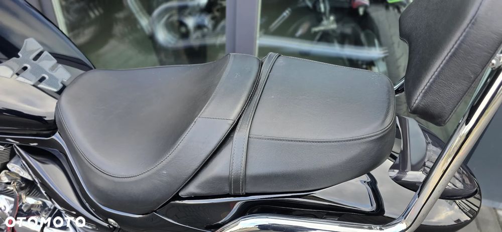 Suzuki Intruder - 35