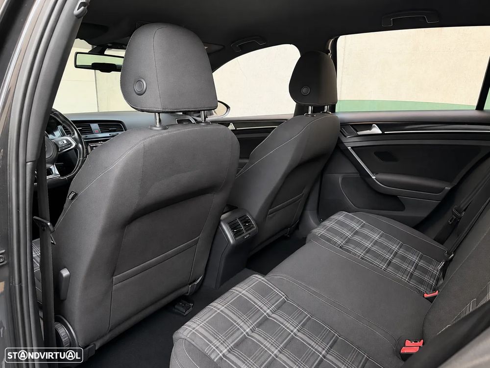 VW Golf 2.0 TDI GTD - 26