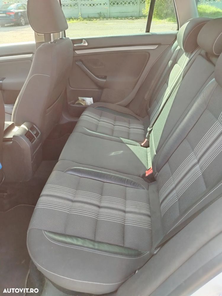 Volkswagen Golf 1.6 TDI DPF MATCH - 12