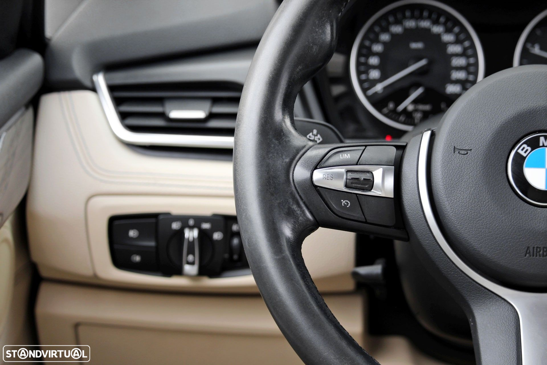 BMW 216 Active Tourer d Line Sport - 27